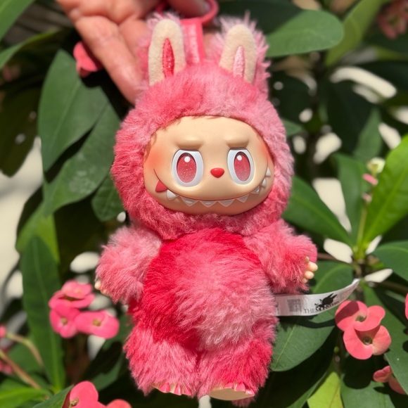 Labubu THE MONSTERS Big into Energy Series Vinyl Plush Pendant Blind Box Love - Picture 1 of 2